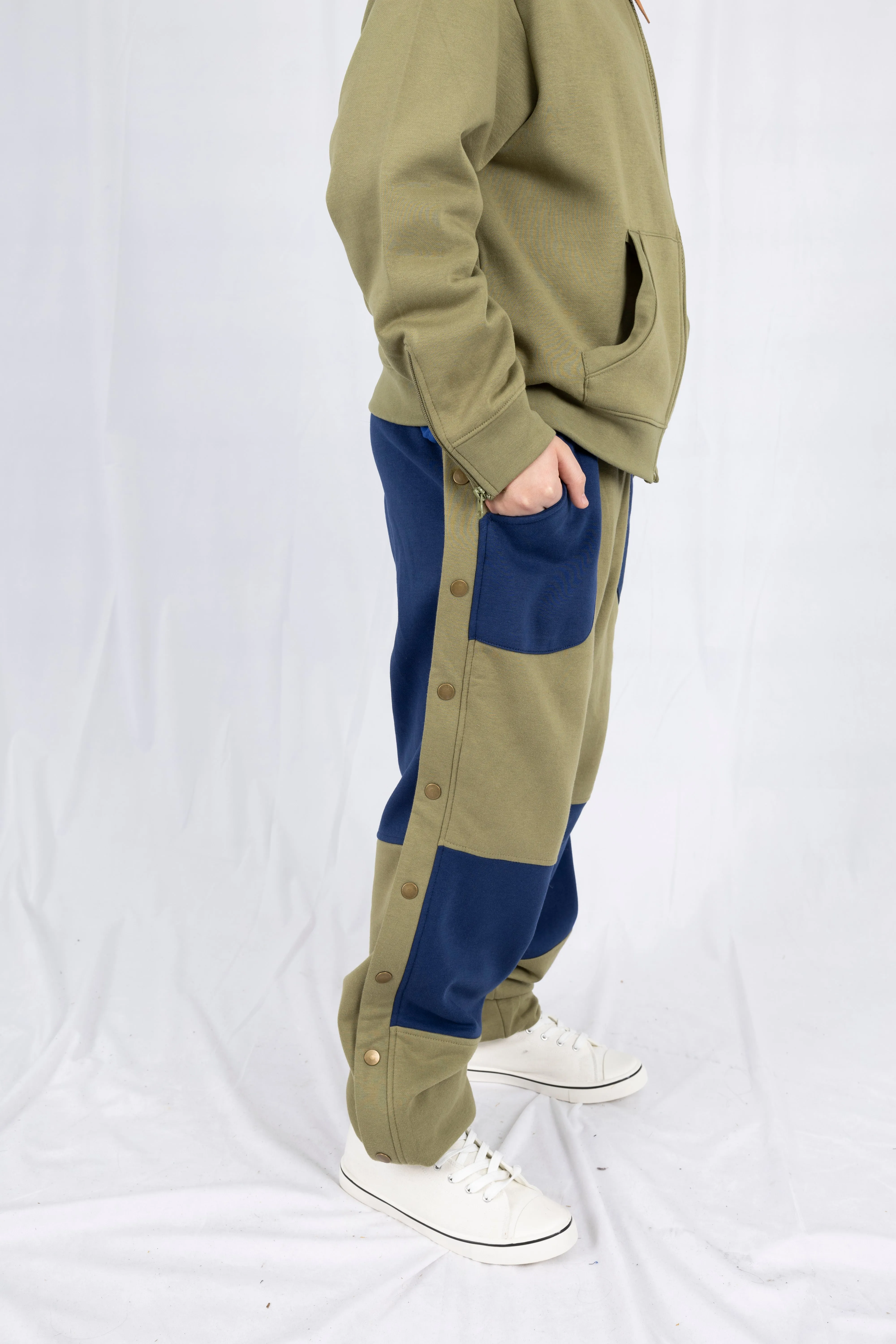 Adaptive Kids Jogger Pants: Adjustable Elastic Waist, Full Side Zipper for Easy Undressing