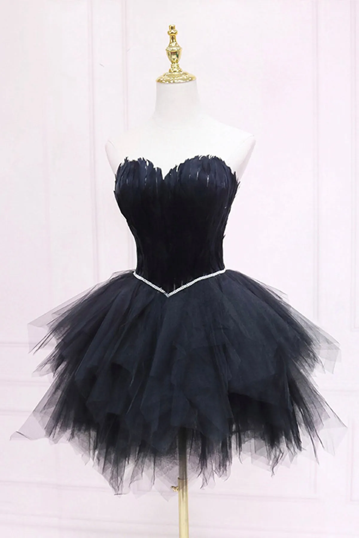 Black Tulle Short Prom Dress with Feather, A-Line Sweetheart Neckline Party Dress