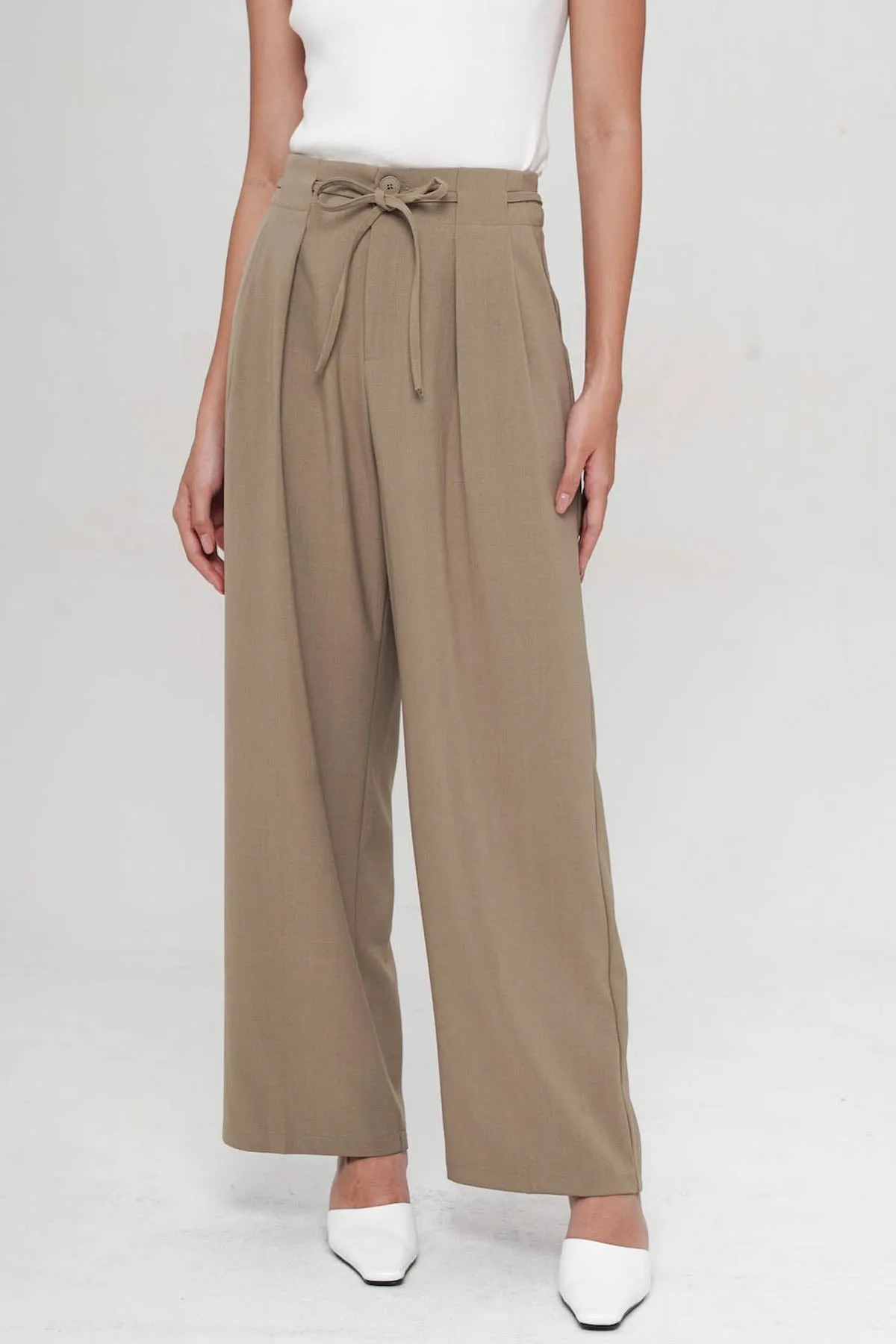 Cooper High-Waist Belted Pants In Khaki