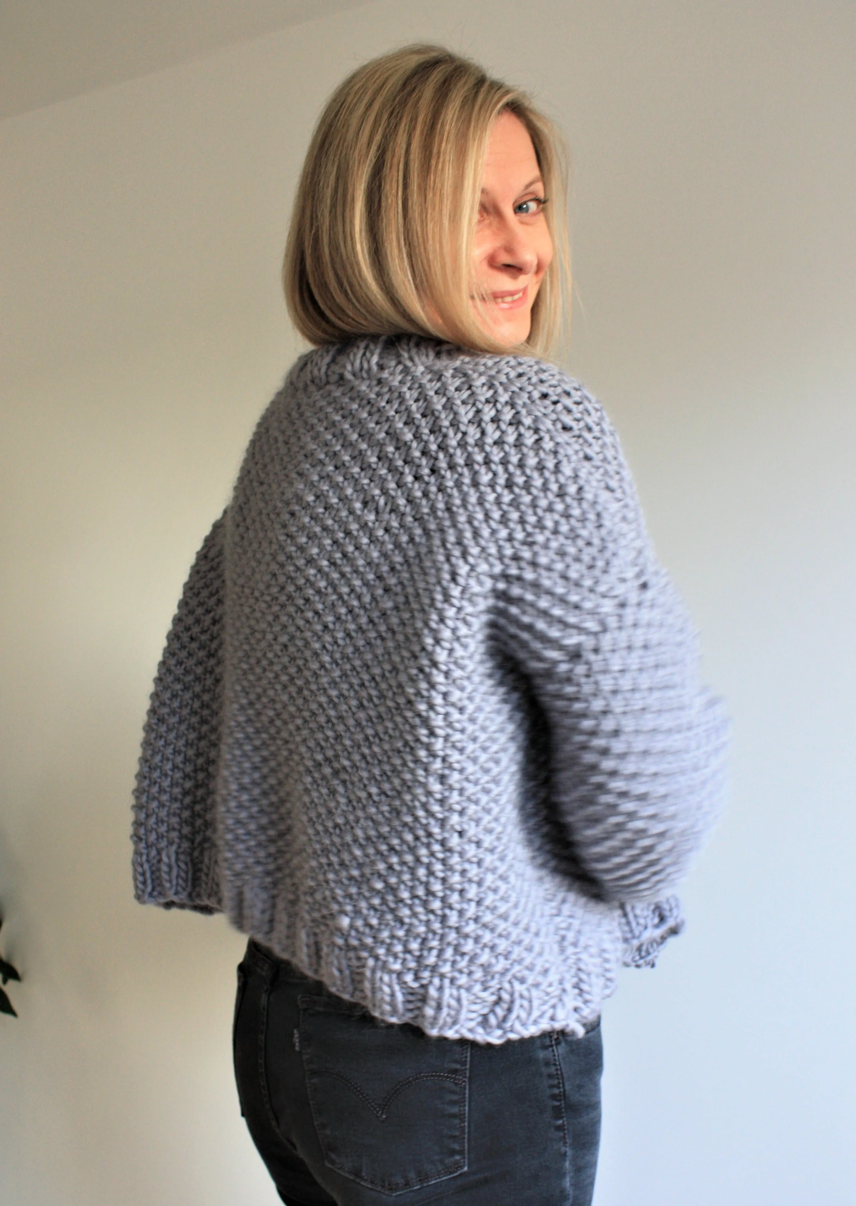 Easy Knitting Pattern - Chunky Knit Moss Stitch Cropped Cardigan | Mosscrop Cardigan