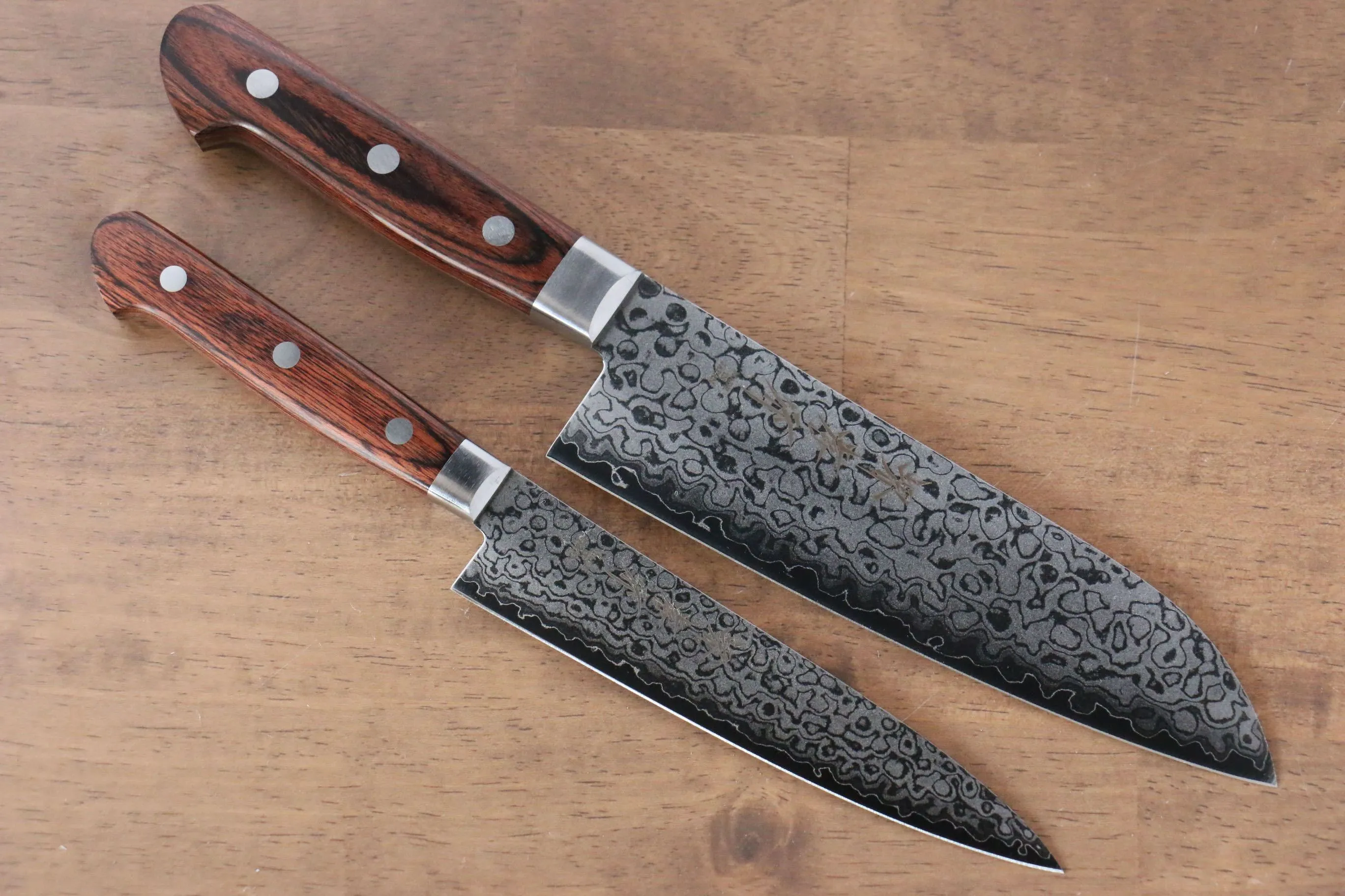 Sakai Takayuki VG10 17 Layer Damascus Mirrored Finish Japanese Santoku & Petty mm