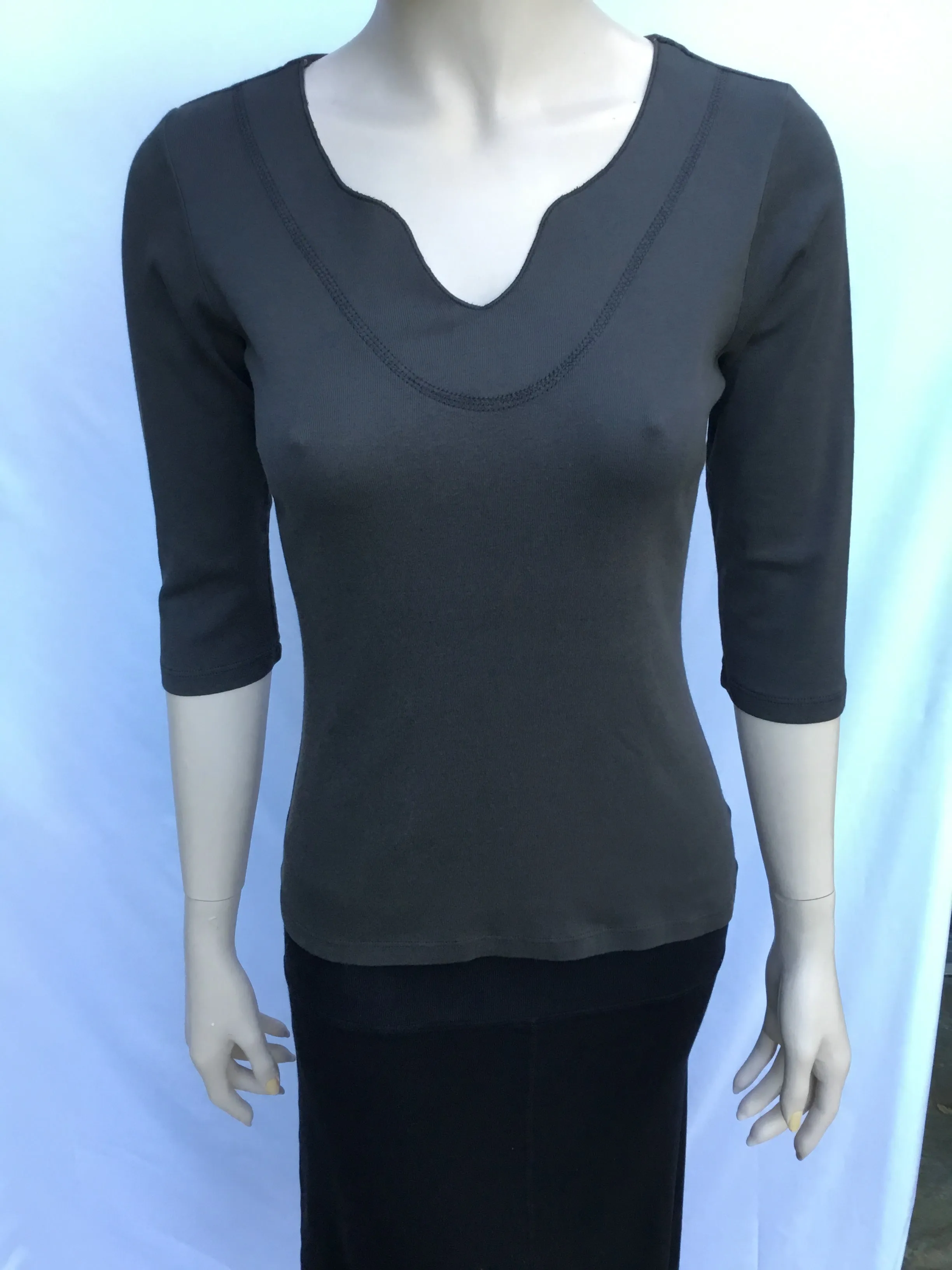 Solid Split V neck top GRF