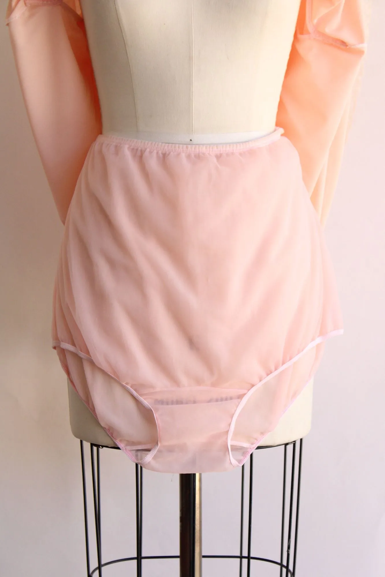 Vintage 1960s Pink Babydoll Pajama Top and Knickers, Volup 1X Size