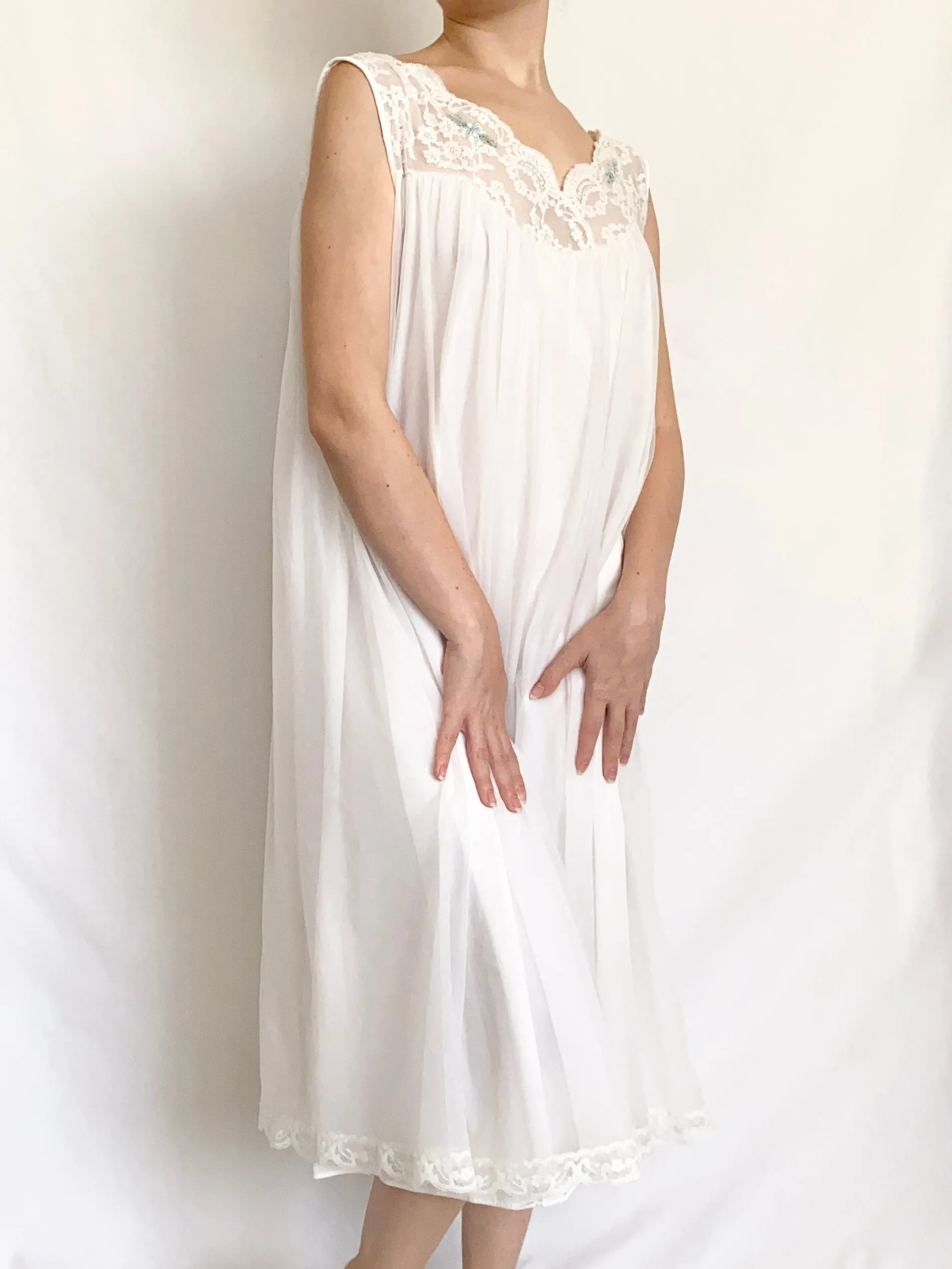 White 1950s Babydoll Nightgown (M)